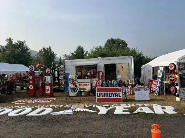 vendor at Brimfield 